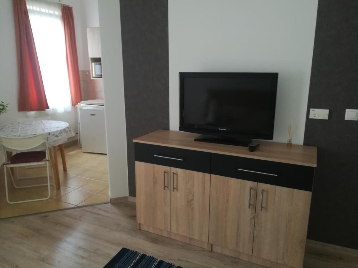 Mira Apartman Zalakaros Buitenkant foto